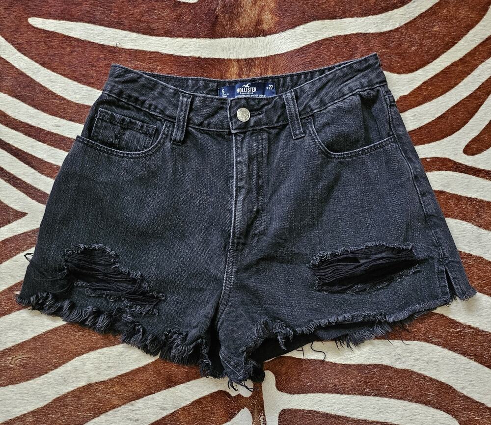 Hollister Ultra High Rise Relaxed Vintage Black Wash Shorts Distressed W27 Sz 5